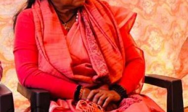 साध्वी निरंजन ज्योति पहुंची लखनऊ,कहा मैं नामांकन दाखिल नहीं कर रही