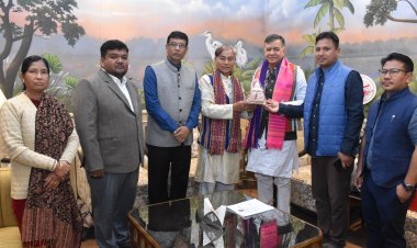 त्रिपुरा विधानसभा की प्राक्कलन समिति के सभापति का यूपी विस का दौरा