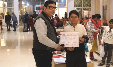 पुस्तक मेले में अंग्रेजी साहित्य भी खूब भा रही प्रयागवासियों को