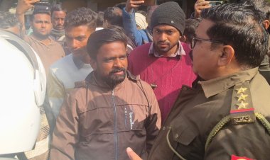 मंदिर के सामने मिला गोवंश का कटा सिर, आक्रोशित हिंदू संगठनों ने किया सड़क जाम