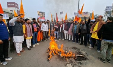 बांग्लादेश में हिंदुओं पर अत्याचार के विरोध में अयोध्या में जन आक्रोश