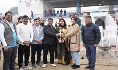 मैत्रीपूर्ण क्रिकेट मैच में जिला प्रशासन ने रेल प्रशासन को सात रन से दी शिकस्त