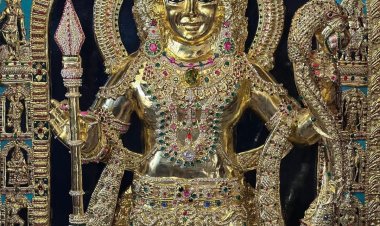 कर्नाटक से अयोध्या आई सोने व हीरे से जड़ित प्रभु श्रीराम की प्रतिमा, किया गया अनावरण