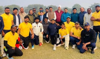 महापौर कप क्रिकेट प्रतियोगिता में फाफामऊ चैम्पियन