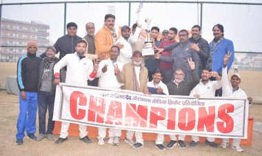 मीडिया क्रिकेट : कांटे की टक्कर में पराड़कर एकादश चैंपियन