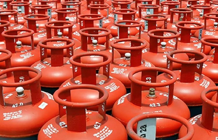 कमर्शियल सिलेंडर 10 रुपये हुआ सस्‍ता, नई दरें लागू