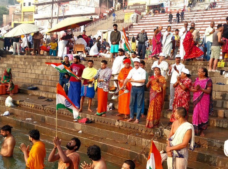 वाराणसी : काशी तमिल सांझा संस्कृति की प्रगाढ़ता के लिए उतारी मां गंगा की आरती