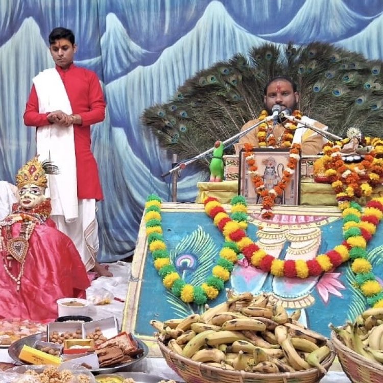 लखनऊ में नंद महोत्सव और गिरिराज पूजा का उल्लास, भक्त झूमे, छप्पन भोग अर्पित