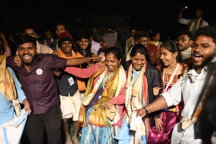 काशी तमिल संगमम—04: तमिल छात्रों ने क्रूज से निहारी काशी के घाटों की अद्भुत संस्कृति