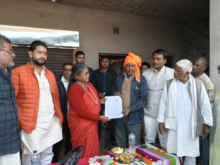 पूर्व केंद्रीय राज्यमंत्री ने एसआईआर कार्यों का निरीक्षण कर ग्रामीणों से की सहयोग की अपील