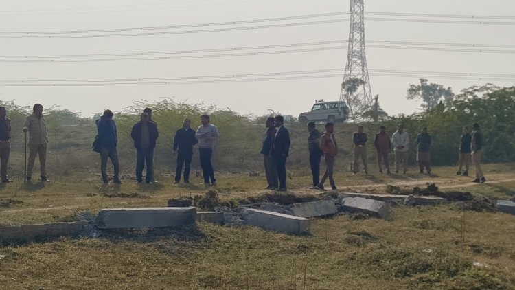 बांदा विकास प्राधिकरण : बांदा में अवैध प्लाटिंग पर चला बुलडोजर