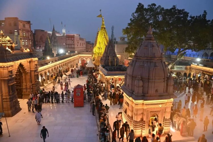 श्री काशी विश्वनाथ धाम लोकार्पण के चौथे वर्षगांठ पर होंगे विविध धार्मिक अनुष्ठान,फूलों से सज रहा दरबार