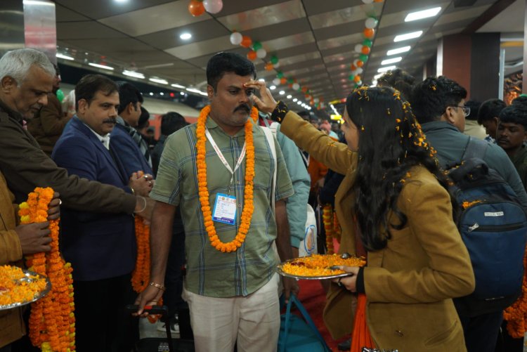 काशी-तमिल संगमम : तमिलनाडु के पांचवें दल में पेशेवर और कारीगर पहुंचे काशी