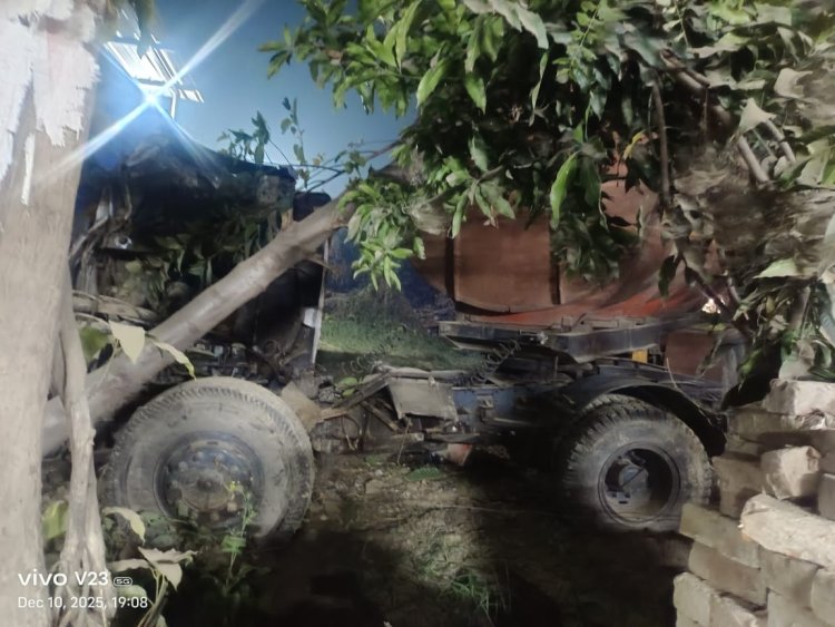 लखनऊ-वाराणसी हाइवे पर अनियंत्रित टैंकर ने आधा दर्जन वाहनो को रौदा, आठ घायल