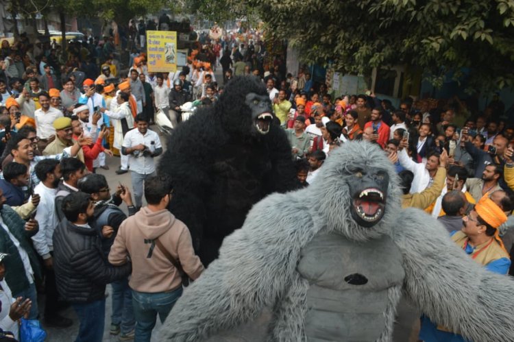 काशी विश्वनाथ धाम की चौथी वर्षगांठ पर शिवमय हुई काशी, निकली नारी शक्ति को समर्पित शोभायात्रा