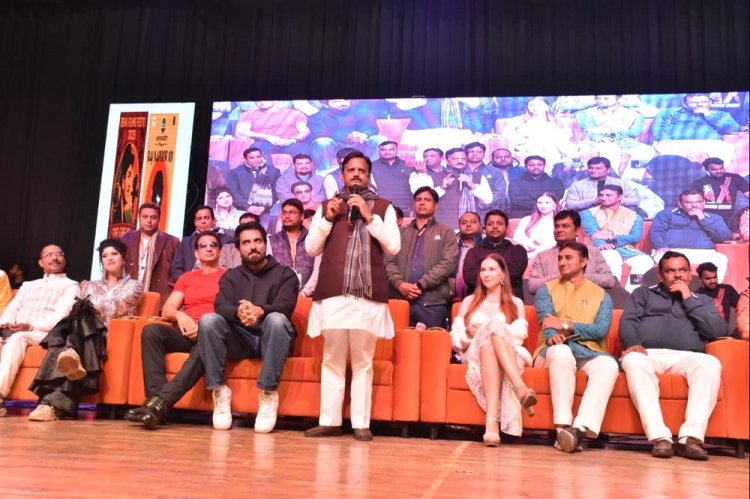 मानवता के लिए सोनू सूद द्वारा किया गया कार्य भुलाया नही जा सकताः उप मुख्यमंत्री शुक्ल