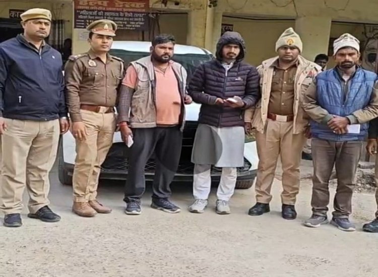 तीन गो तस्कर गिरफ्तार, चार पहिया वाहन बरामद