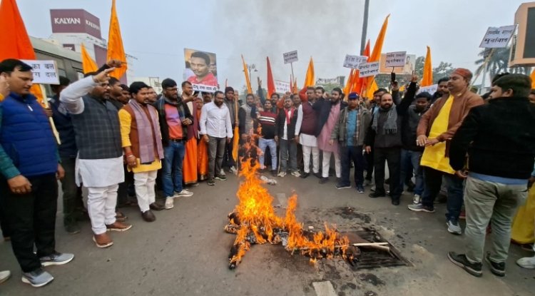 बांग्लादेश में हिंदुओं पर अत्याचार के विरोध में अयोध्या में जन आक्रोश