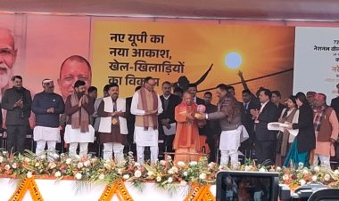 72 वीं सीनियर नेशनल वॉलीबॉल चैंपियनशिप के उद्घाटन समारोह में पहुंचे सीएम योगी