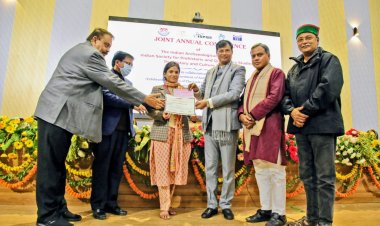 बीएचयू की शोध छात्रा गुनिया यादव को सर्वश्रेष्ठ शोधपत्र से सम्मानित किया गया