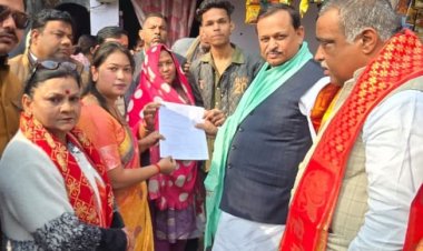 विशेष गहन पुनरीक्षण अभियान के तहत भाजपा कार्यकर्ताओं का घर-घर संपर्क अभियान