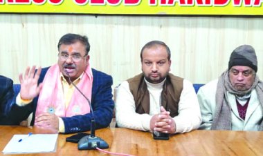 स्वामी अविमुक्तेश्वरानंद के अपमान पर माफी मांगे प्रयागराज प्रशासन: आलोक शर्मा