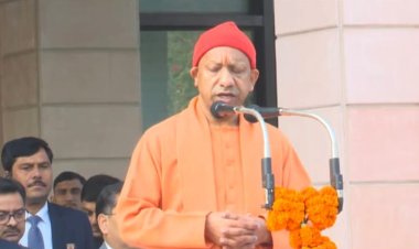 भारत का संविधान हमें एक सूत्र में जोड़ने की प्रेरणा देता है : योगी आदित्यनाथ