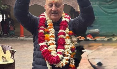 काशी का वातावरण अति भव्य है, मन प्रसन्नता से भर गया : अनुपम खेर