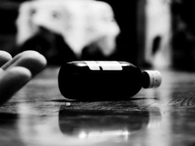 महोबा में शोहदे से परेशान छात्रा ने जहर खाकर दे दी जान