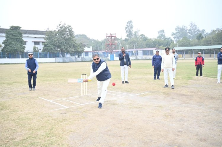 बरेका स्टेडियम में रोमांचक क्रिकेट मुकाबला, संरक्षक एकादश छह विकेट से जीता