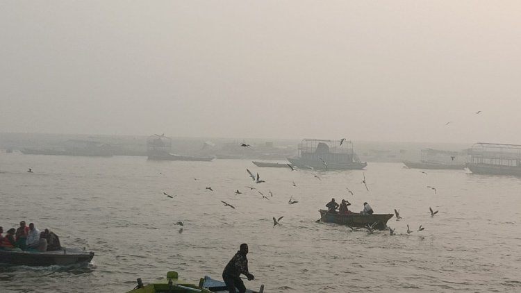 वाराणसी में बढ़ती ठंड व सर्द हवाओं के साथ गलन, नौ जनवरी तक कक्षा आठ तक के विद्यालय बंद