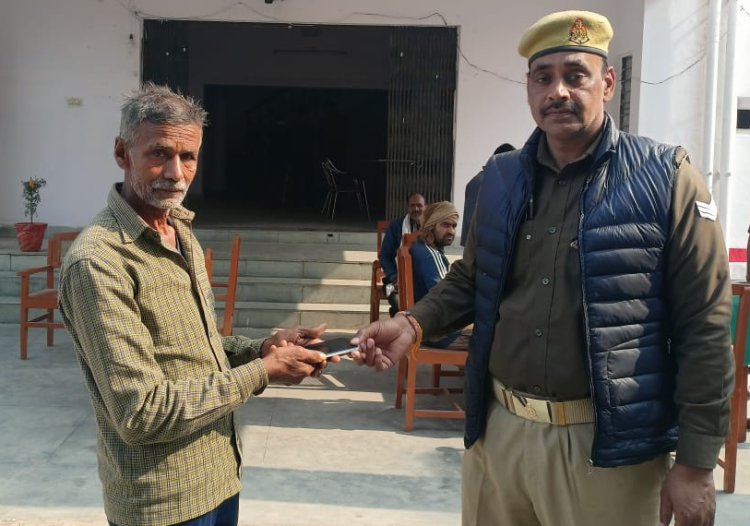 तकनीक बनी सहारा, महीने भर बाद थाने से लौटा खोया मोबाइल