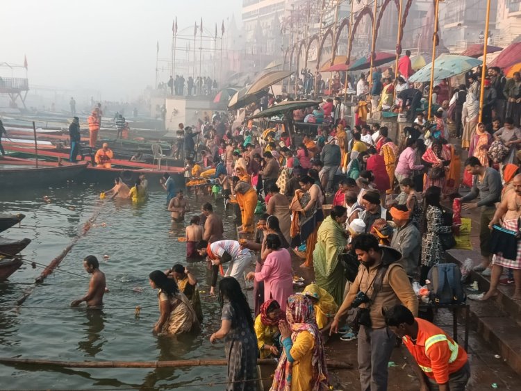 विश्व प्रसिद्ध माघ मेला में बसंत पंचमी को उमड़ा जनसैलाब, लगभग 3 करोड़ 56 लाख श्रद्धालुओं ने लगाई आस्था की डुबकी