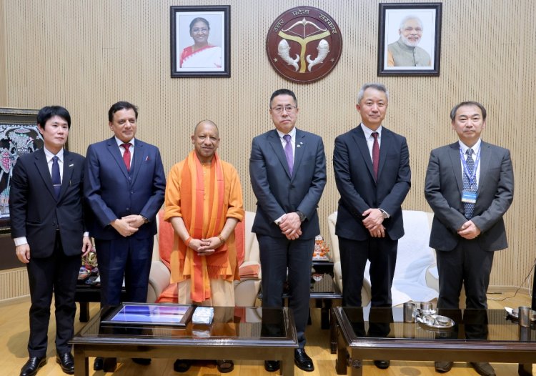 मुख्यमंत्री योगी से जापान के यामानाशी प्रान्त के उप राज्यपाल ने की भेंट