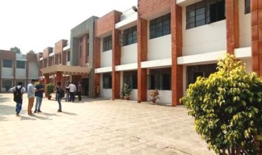 ईश्वर शरण डिग्री कॉलेज में रिफ्रेशर कोर्स का हुआ समापन, 18 राज्यों से आए शिक्षकों की रही सहभागिता