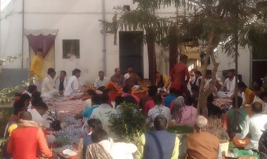 वाराणसी में राधिका देवी की पुण्यतिथि पर 121 ब्राह्मणों ने किया महारुद्राभिषेक