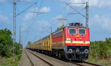 लखनऊ में ट्रेन से कटकर दो युवतियों की मौत