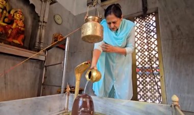 मजहब की दीवारें तोड़कर 'नूर' फातिमा ने बनाया शिव मंदिर, काशी की ये कहानी दिल जीत लेगी