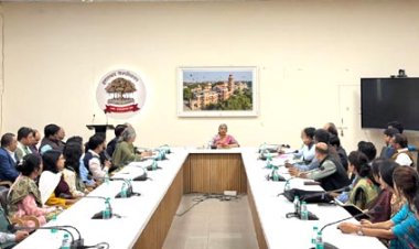 शिक्षकों संग अधिक से अधिक पुराछात्रों से सम्पर्क स्थापित करें एलुमिनाई एसोसिएशन: प्रो. संगीता श्रीवास्तव