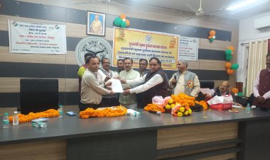 एसडीएम सदर ने राजस्व निरीक्षक संघ के विजयी पदाधिकारियों को सौंपा प्रमाण पत्र