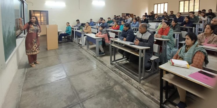 सीएसजेएमयू में वेक्टर अलजेब्रा और मशीन लर्निंग पर आयोजित हुआ विशेषज्ञ व्याख्यान