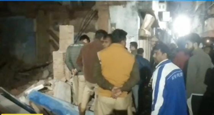 प्रयागराज: शाहगंज में निर्माणाधीन इमारत गिरने से हड़कंप, दो मजदूर घायल