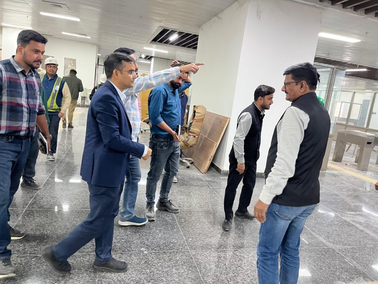 वाराणसी : जिलाधिकारी ने निर्माणाधीन रोपवे परियोजना का किया निरीक्षण, जांच कर व्यवस्थाओं को परखा