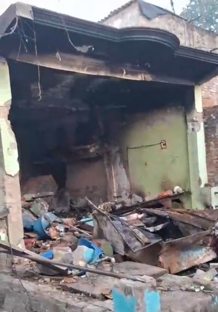 घर में विस्फोट से महिला की मौत, तीन झुलसे