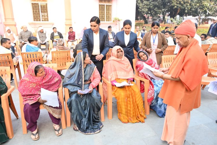 आनुष्ठानिक व्यस्तता में भी मुख्यमंत्री ने जारी रखा जनसेवा अनुष्ठान