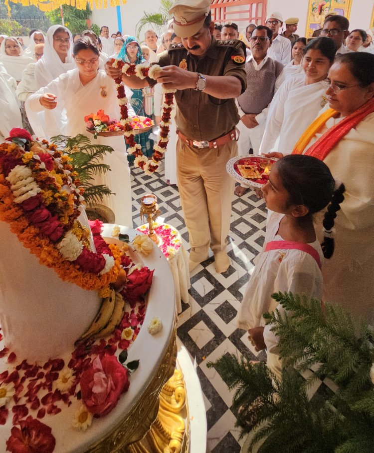 उत्साह से मनाई महाशिवरात्रि, हुआ शिव ध्वजारोहण