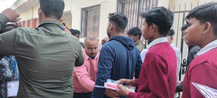 206 केंद्रों पर कड़ी निगरानी के बीच यूपी बोर्ड परीक्षा शुरू, 1.54 लाख परीक्षार्थि होगे शामिल