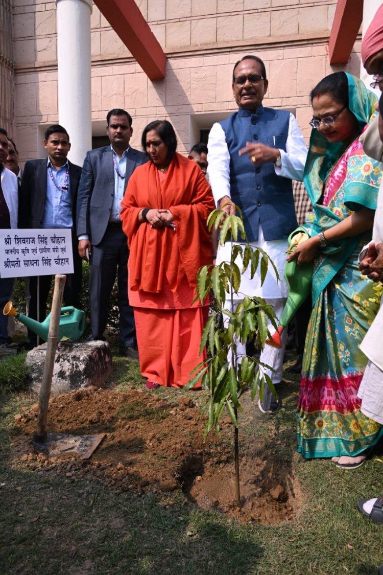 कृषि मंत्रालय के सभी कार्यक्रमों की शुरुआत अब पौधरोपण के साथ की जाएगीः शिवराज