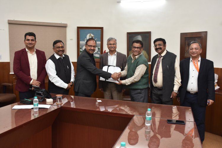 बहुराष्ट्रीय मोटर कंपनी ने बीएचयू में सीएसआर के तहत रक्तदान करने वाली मोबाइल वैन को किया वित्त पोषित