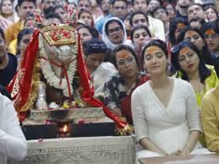 फिल्म 12वीं फेल की अभिनेत्री मेधा शंकर ने किए महाकाल दर्शन, भस्म आरती में हुईं शामिल